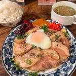 チャーシューエッグ定食(りゅうちゃん食堂)
