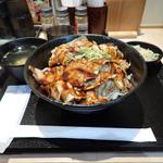 山盛り豚バラ丼 大盛り(池袋肉劇場)