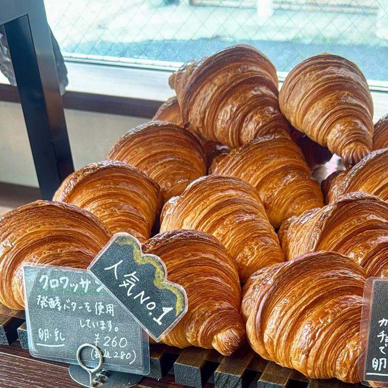クロワッサン(マニフィック ブーランジェリー)