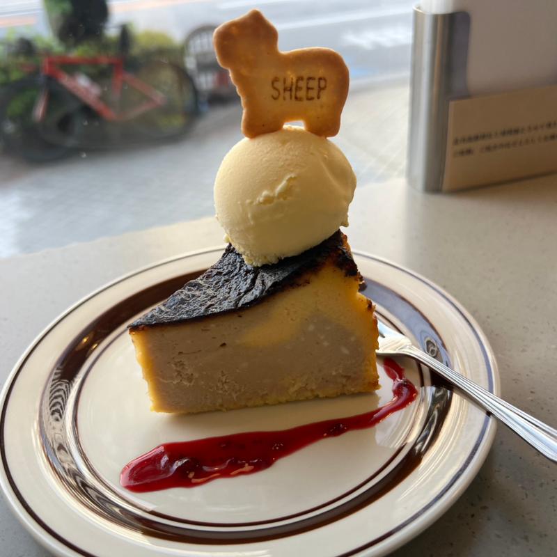 バスクチーズケーキ(烏龍茶とオレンジ)(Tiny Paradise Coffee)