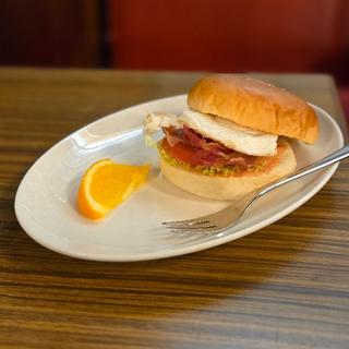 BLTバーガー