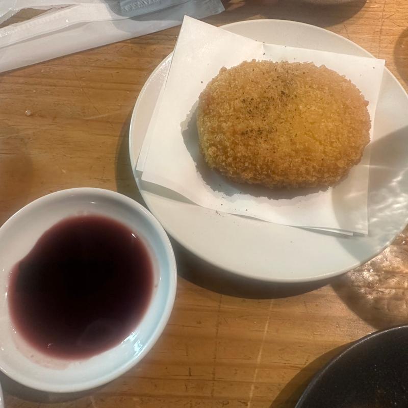 牛肉コロッケ 〜赤ワインソース〜(BEER STAND molto!! 阪急三番街店)