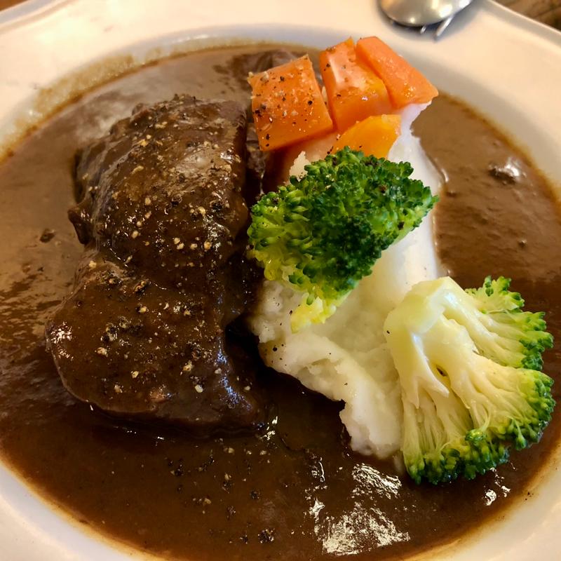 牛ほほ肉の赤ワイン煮込み(LODGE BISTRO SARU学芸大店 （ロッジビストロＳＡＲＵ）)