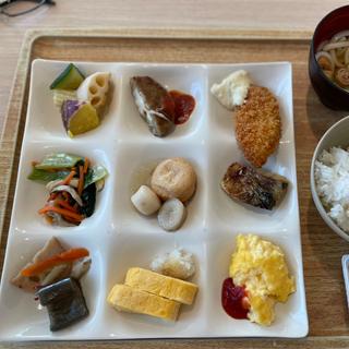 朝食ビュッフェ