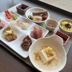 朝食ビュッフェ
