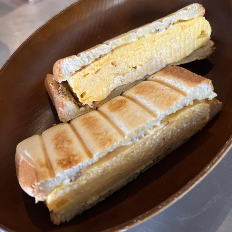 厚焼き玉子のホットサンド(たまご屋tamaco)