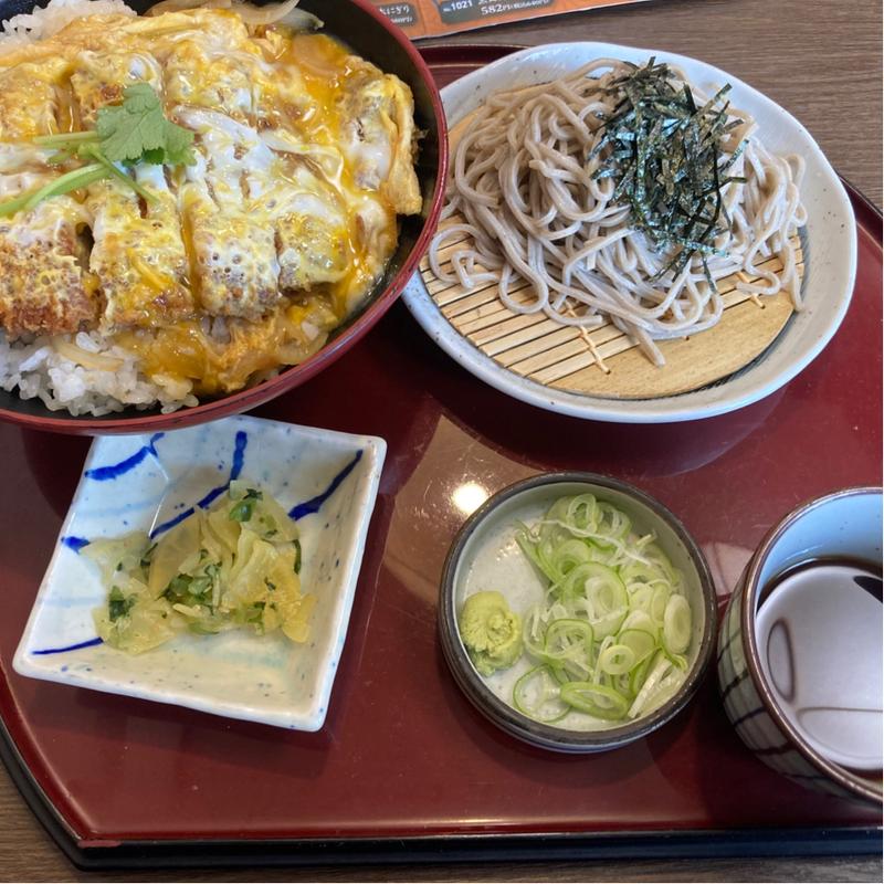 カツ丼（大）と麺(サガミ 掛尾店 )