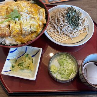 カツ丼（大）と麺