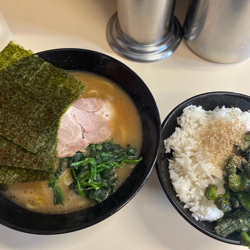 ラーメン並(武蔵家 千葉本店)