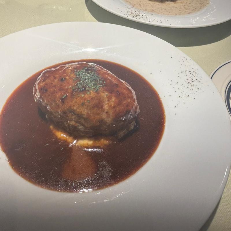 170gハンバーグ、デミグラスソース(Hamburg Conel KITTE名古屋)