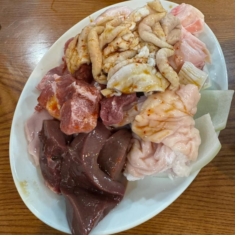 ホルモン盛り合わせ（中）(ホルモン焼 はせ川)