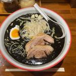 黒ラーメン