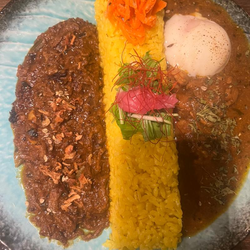 2種盛り(スパイシーカリーハウス半月)