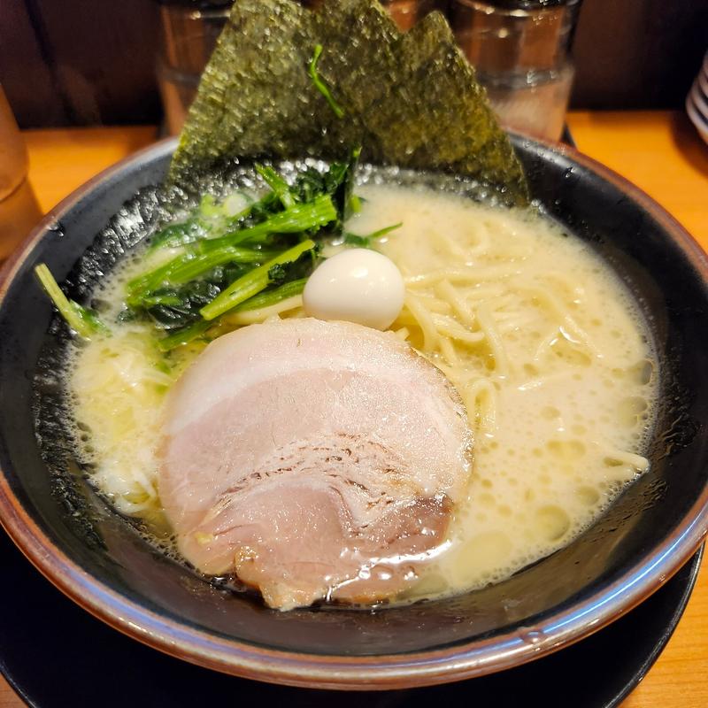 ラーメン醤油(横浜家系ラーメン「刀-かたな-」)