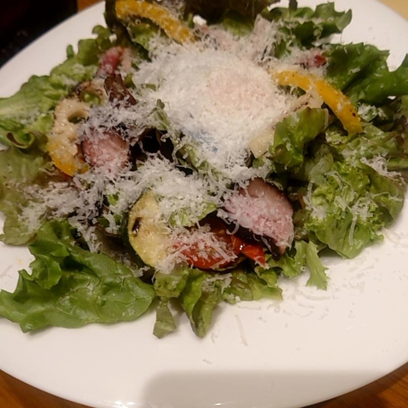 自家製ドレッシングのシーザーサラダ(かどや ムスブ田町店)