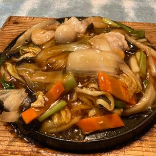 五目鉄板焼きそば