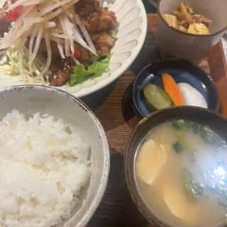 唐揚げ定食(スタンドかげん)