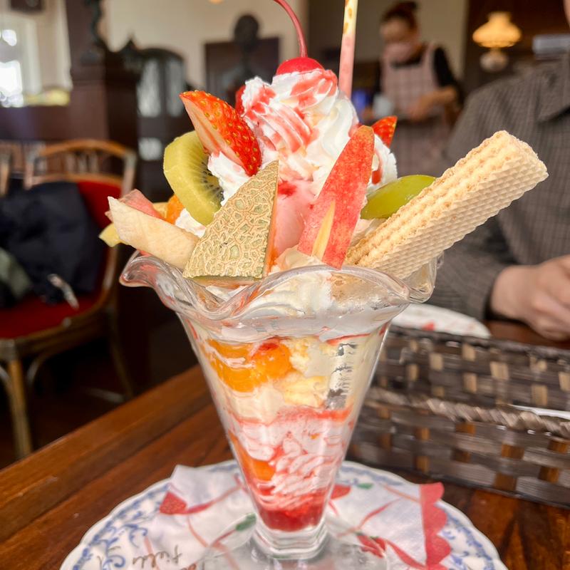 フルーツパフェ(マリーギャルソン 珈琲西洋館)