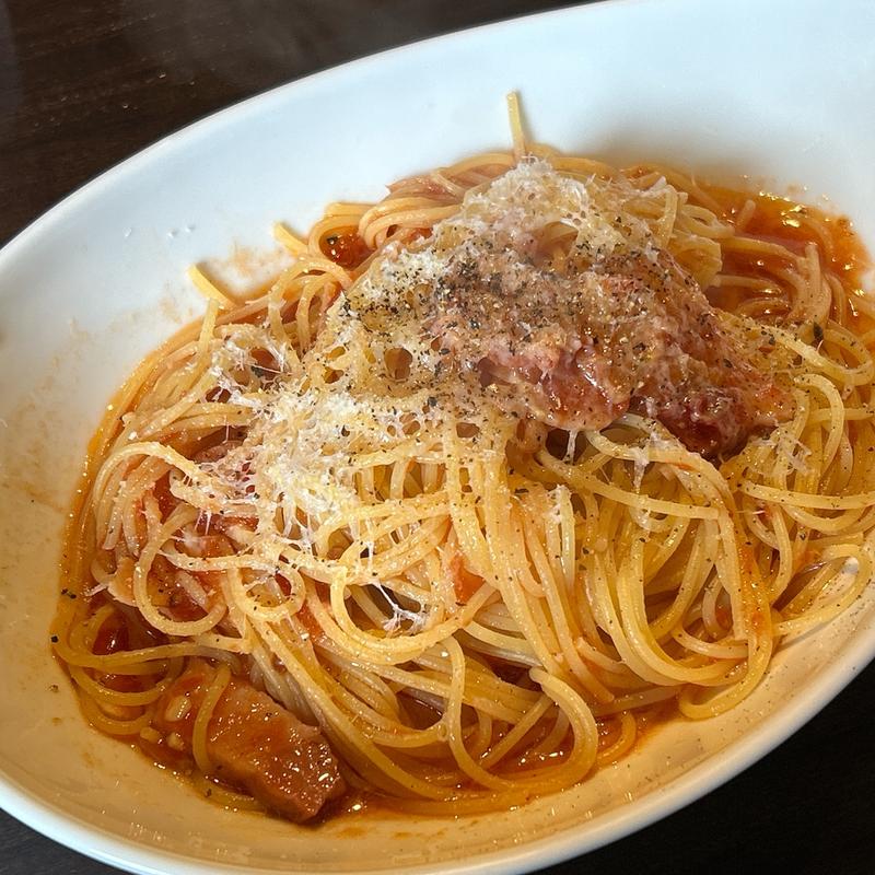 燻製ベーコンとニンニク唐辛子のトマトソース(ベビーフェイスプラネッツ姫路店)