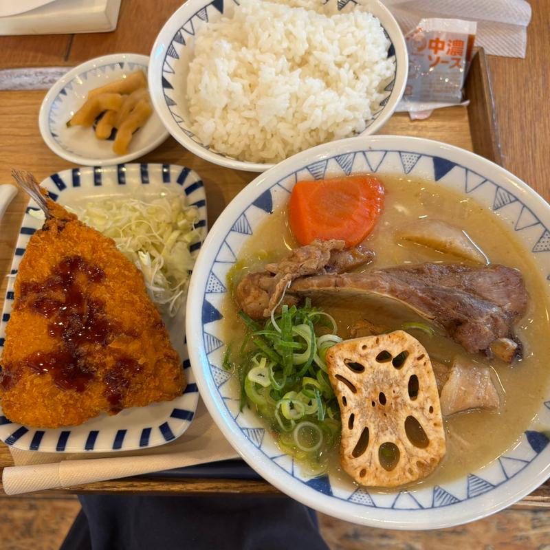 炙りスペアリブ の豚汁定食(ごちそうとん汁)