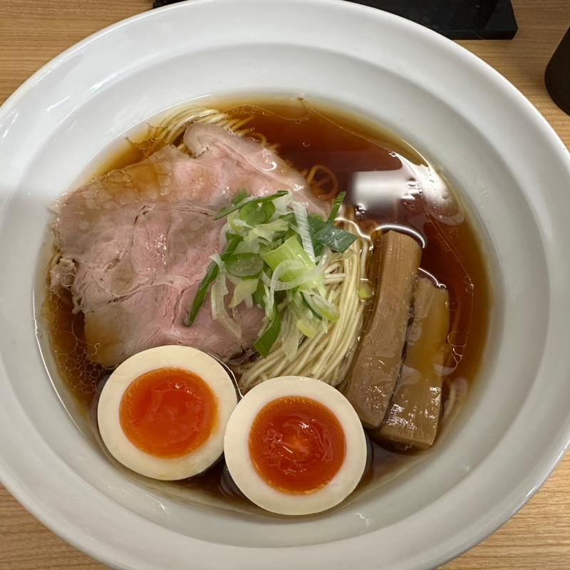 醤油らぁ麺(らぁ麺 NOBU)