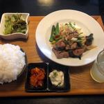 レバニラ定食