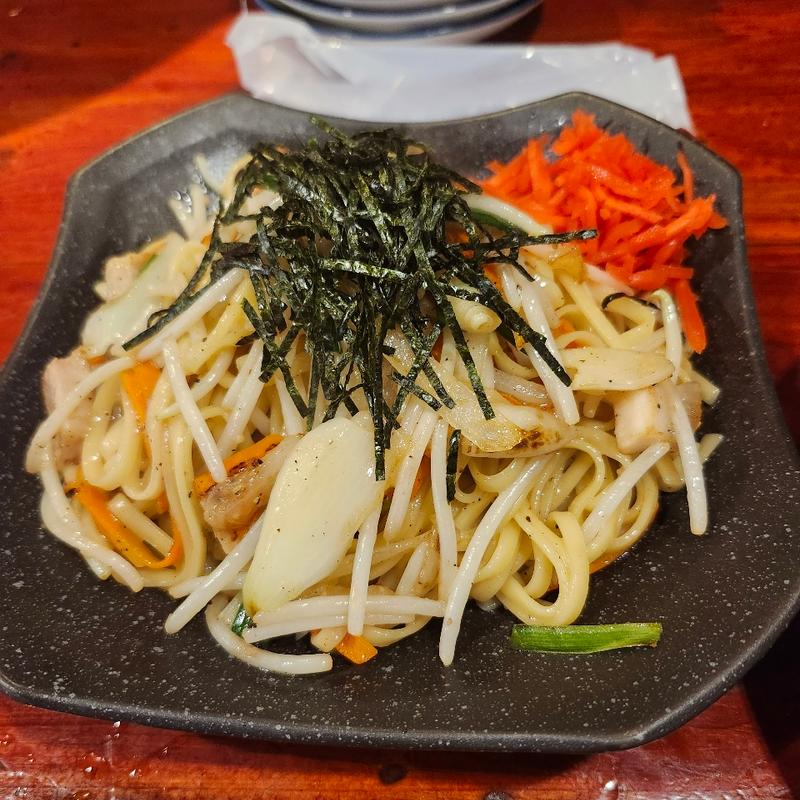 塩ダレにんにく焼きそば(串カツ酒場 ごんぞう)