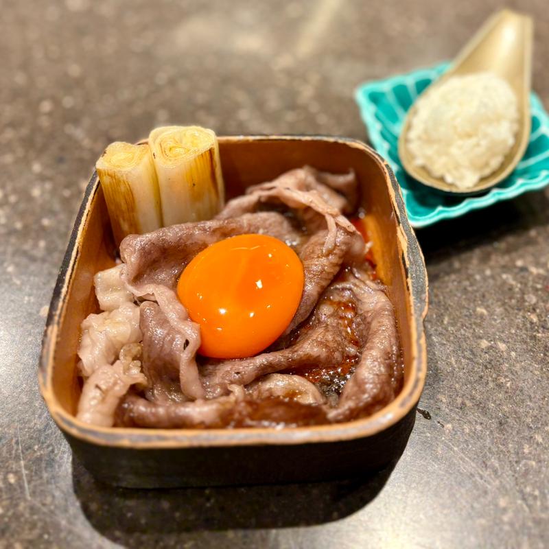 黒毛和牛とネギすき焼き(博多小皿鉄板 べっぴんしゃん)