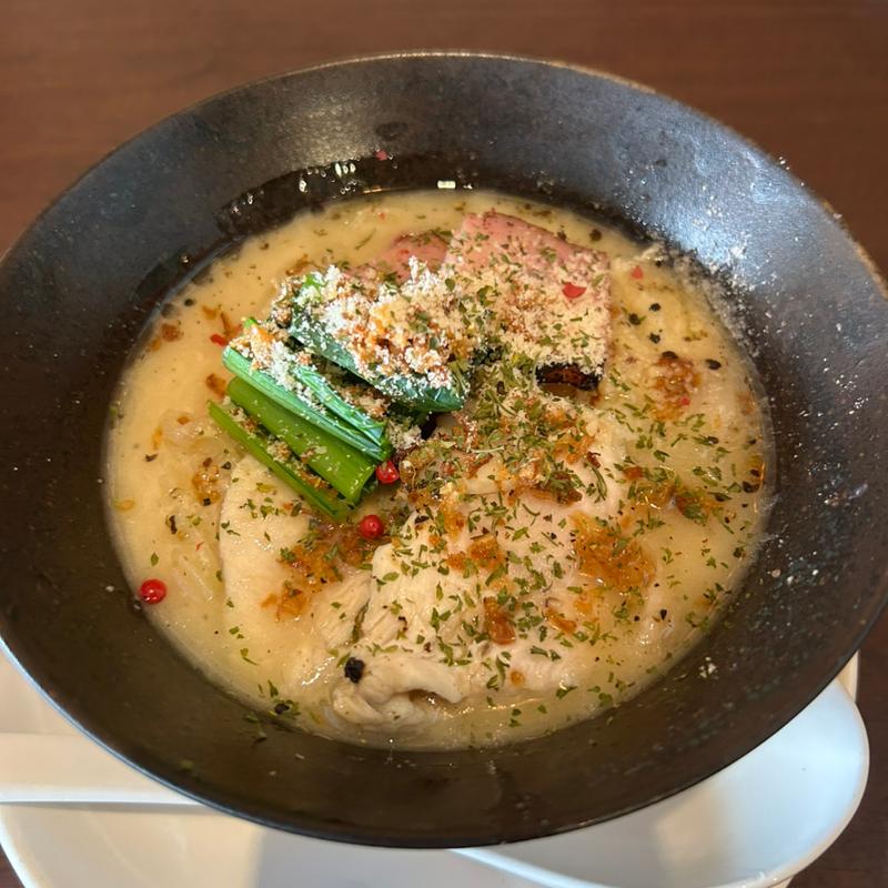 クリーミー塩豚骨(まがりラーメン×洋食居酒屋tsubasa)