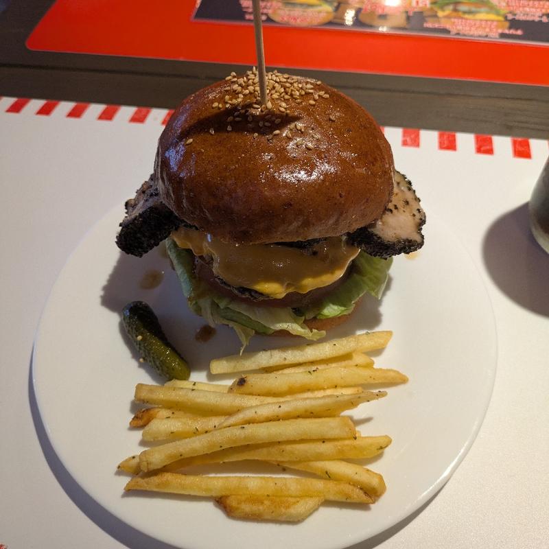 ベーコンチーズバーガー(Leather&Diner knc)