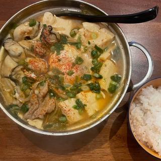 牡蠣スンドュブ(生野区コリアンタウン)