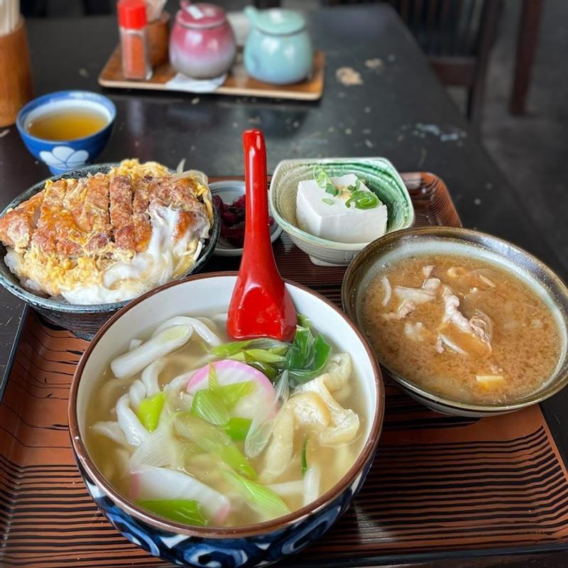 カツ丼 豚汁セット あんかけうどん(アサヒ食堂)