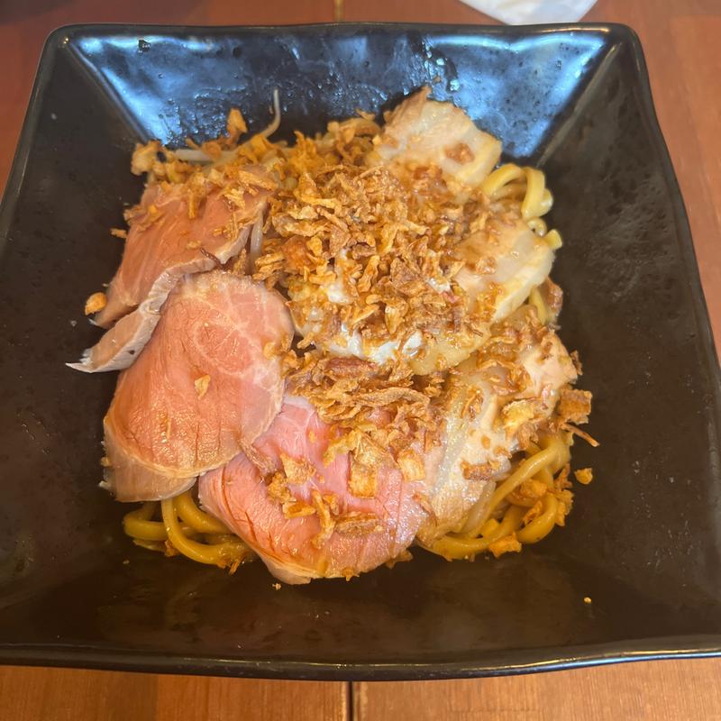 チャーシューたっぷりまぜそば(鶏×魚らーめん ゆるり)