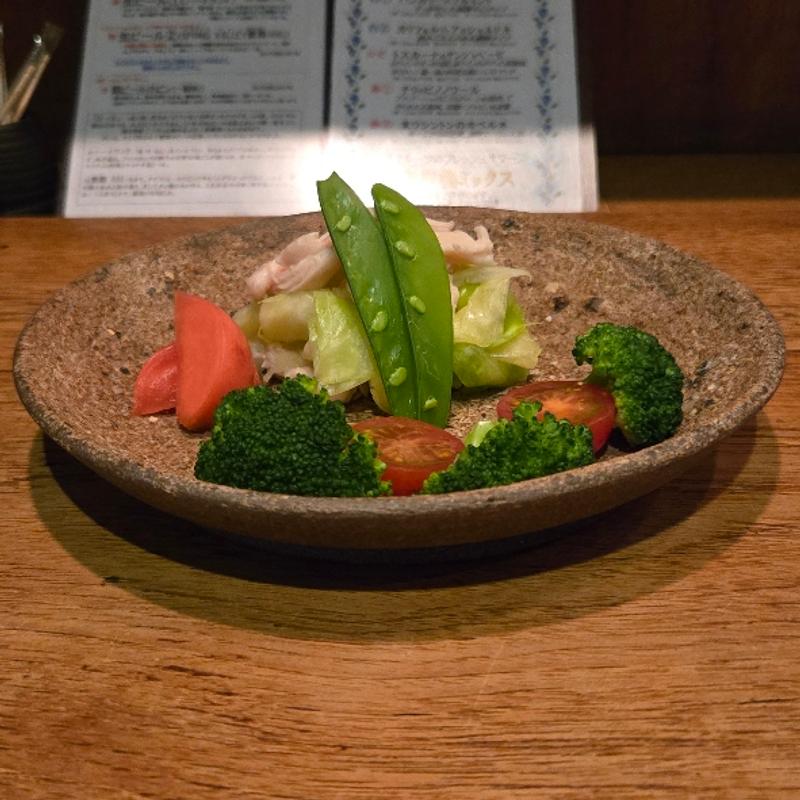蒸し鶏と浅漬けキャベツの前菜盛り(鶏一途)