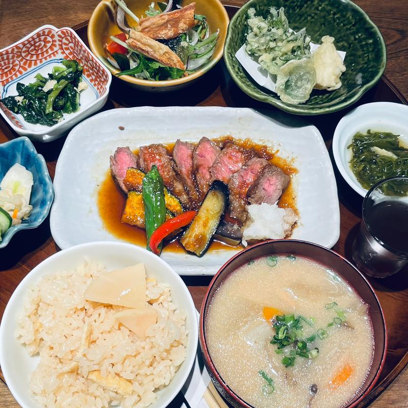 スタミナ定食(大かまど飯 寅福 青山本店)