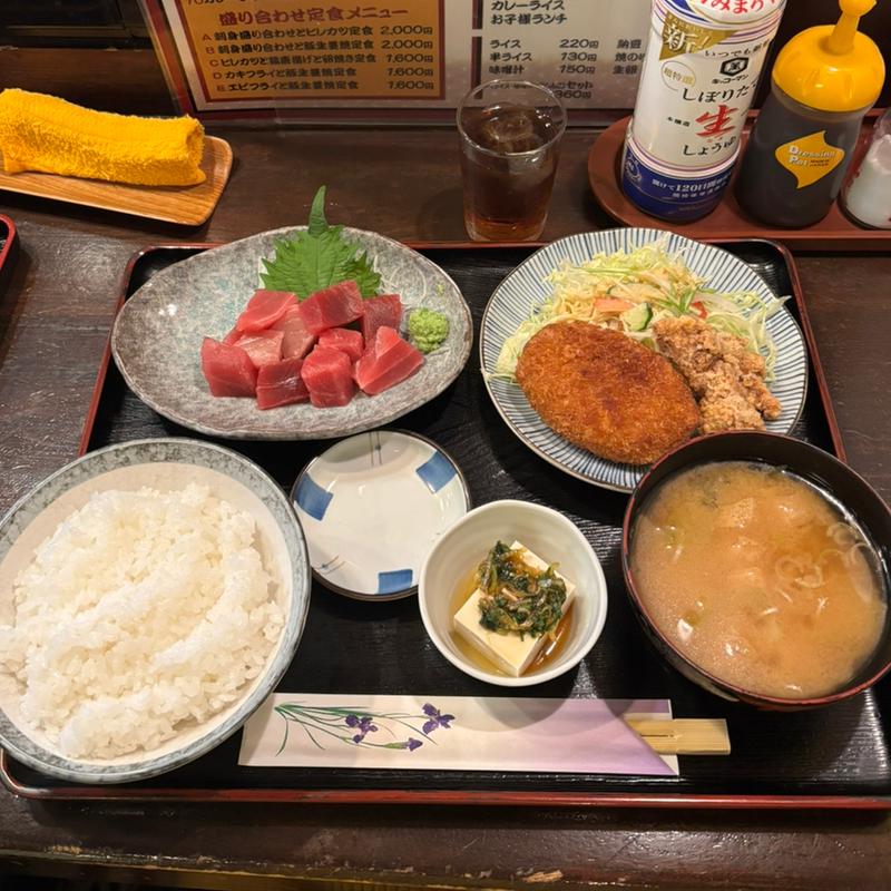 まぐろブツ切りとコロッケ・唐揚げ付き(まぐま)