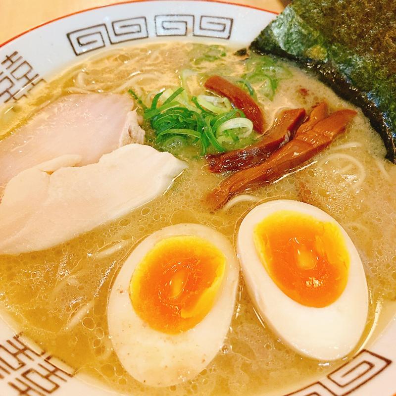 鶏白湯水餃子ラーメン(博多豚骨ラーメン酒場浜ちゃん)