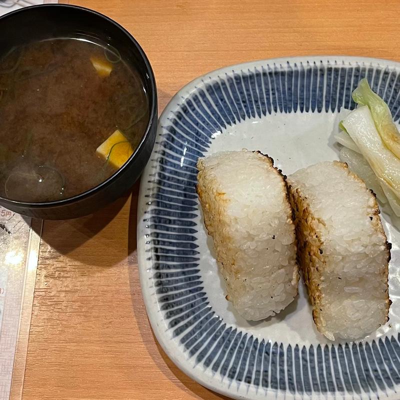 焼きおにぎりと赤だし(やきとりの名門秋吉 梅田店)