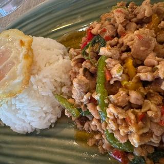 ガパオランチ(ピンクエレファント)