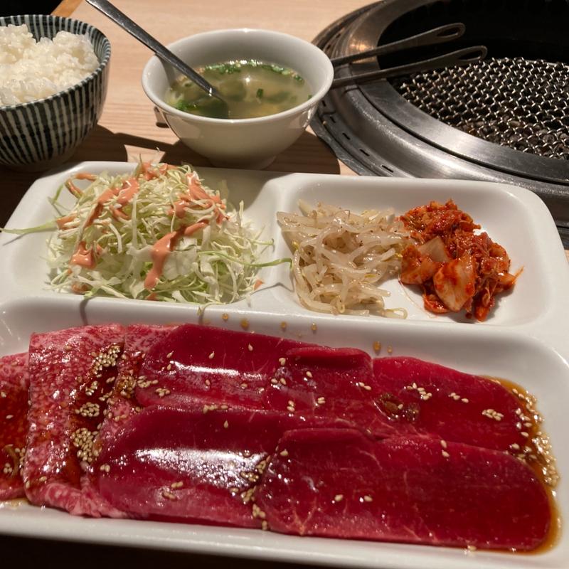 和牛カルビ・ロースランチ(焼肉スタジアム JAN池袋東口店)