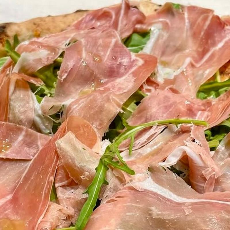 生ハムとルッコラ(ナプレ 京都祇園店)