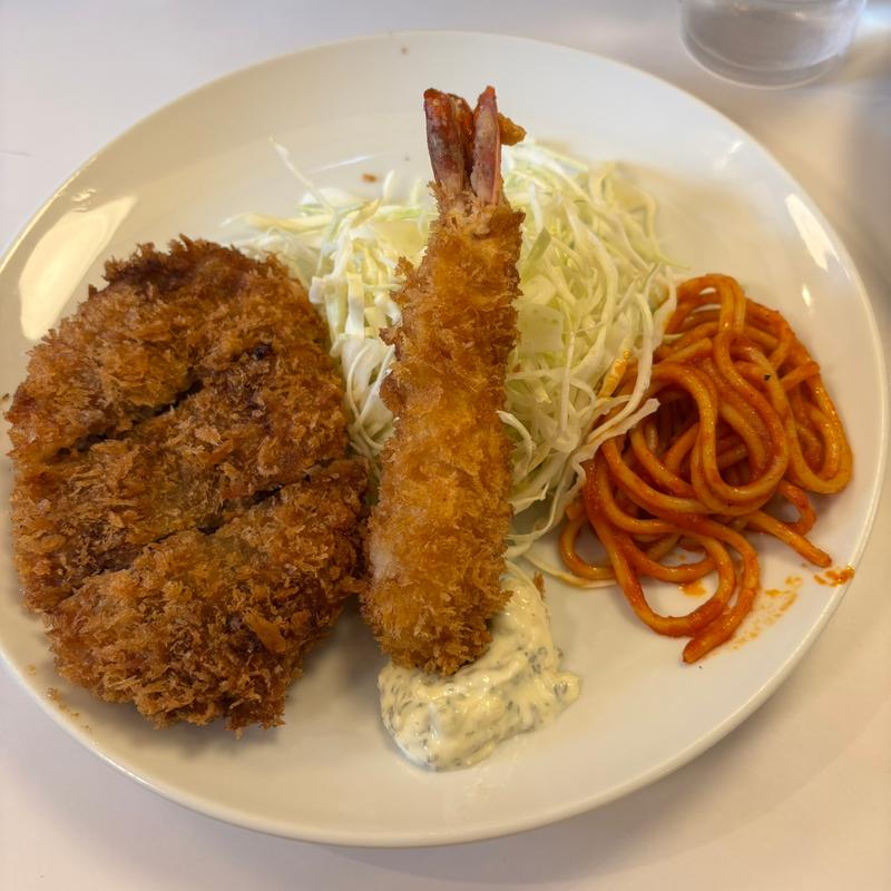 エビフライとメンチカツの定食(キッチンニュー早苗)