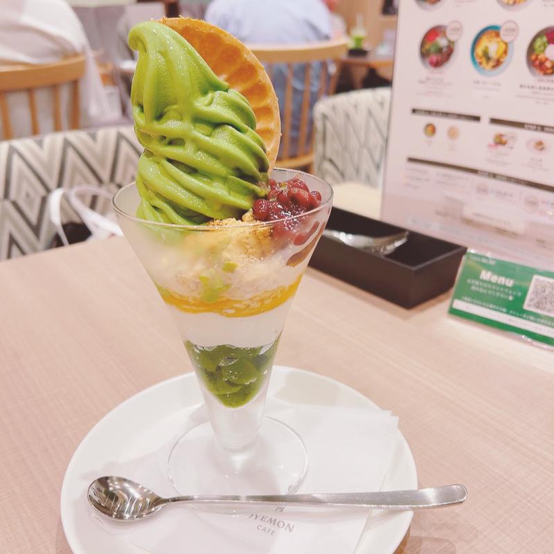 黒糖わらび餅パフェ(伊右衛門カフェ ルクア イーレ店)