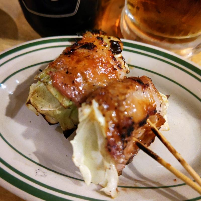 豚巻きキャベツ串(チャコールスタンド野毛)