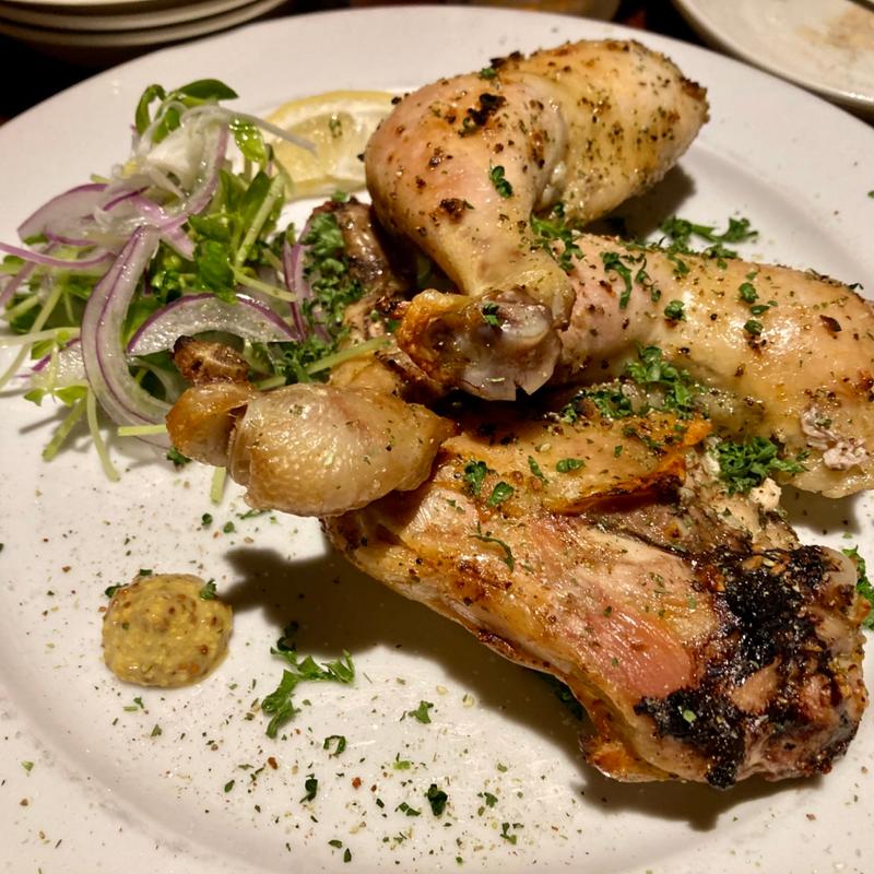 ハーブ香るロティサリーチキン(ガブ飲みワインバル らびーた)