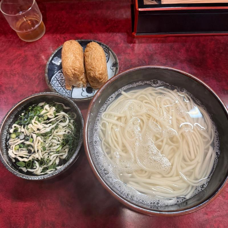 釜揚げうどん　いなり(織田薪 本店 （おだまき）)