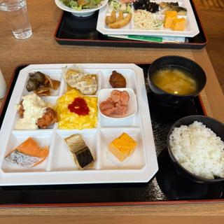 朝食