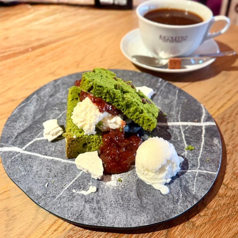 抹茶シフォンケーキ(RIGOLETTO BAR AND GRILL)