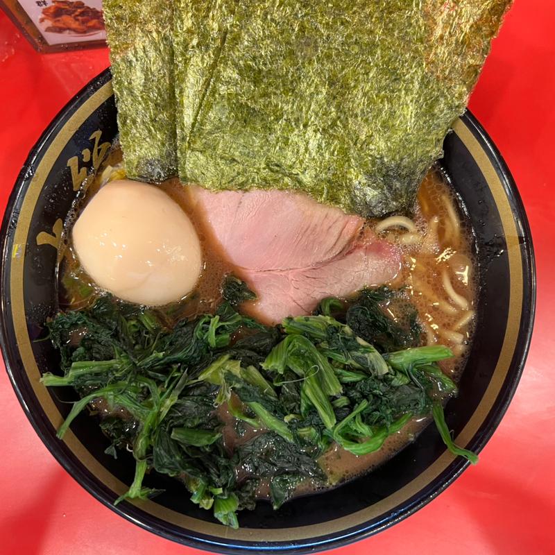 ほうれん草ラーメン(大輝家直系家系ラーメン大総家)