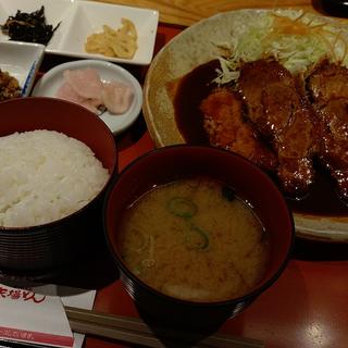 【名物】わらじとんかつ定食(矢場とん 東京銀座店 （やばとん）)